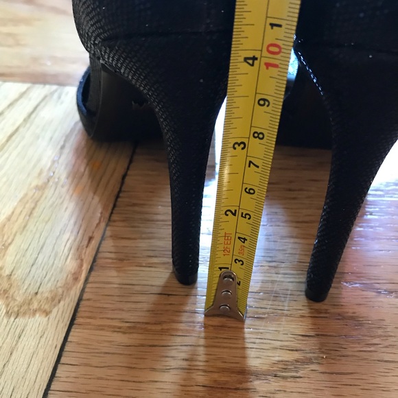 Michael Kors Cambria heels size 8.5 NO BOX - Picture 5 of 5